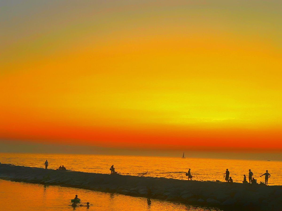 MassyWbaFc's tweet photo. Sunset on Ferragosto day! https://t.co/L7Oeetsrza