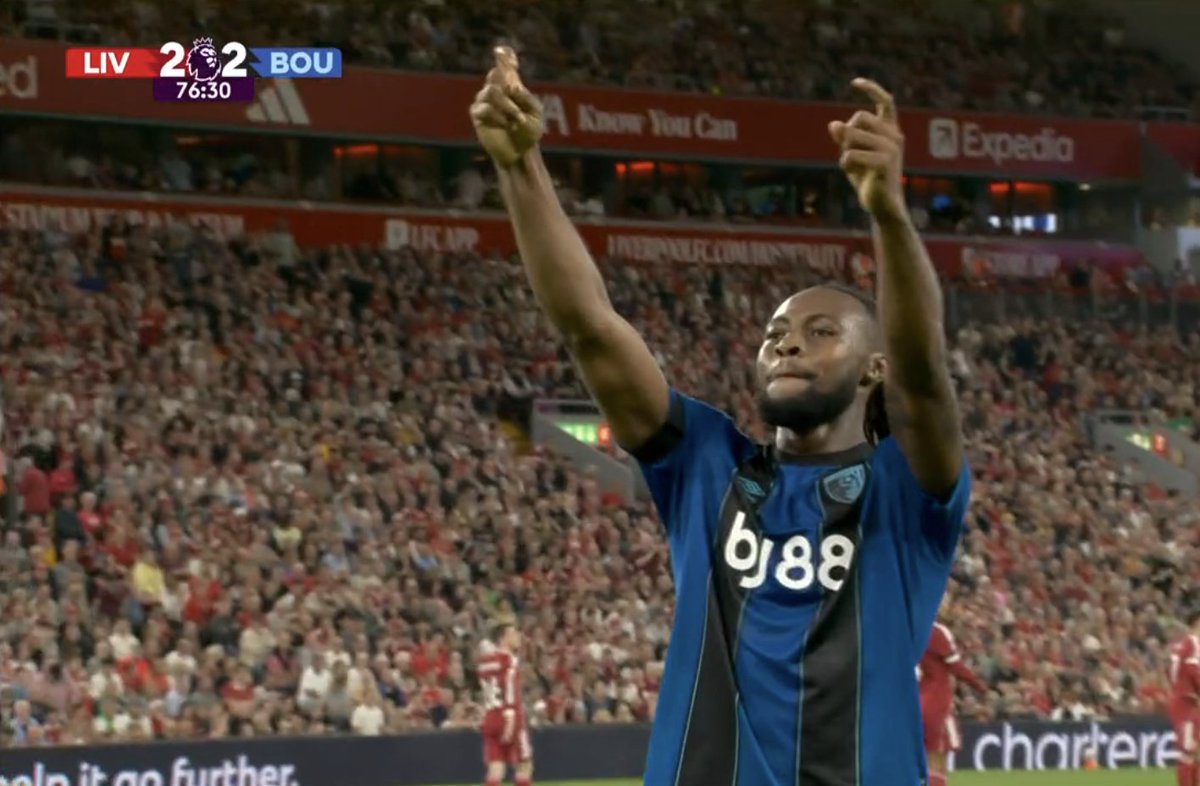 The Touchline | Football Coverage (@touchlinex) on Twitter photo SEMENYO 2-1 RACISTS! SEMENYO 2-1 RACISTS!