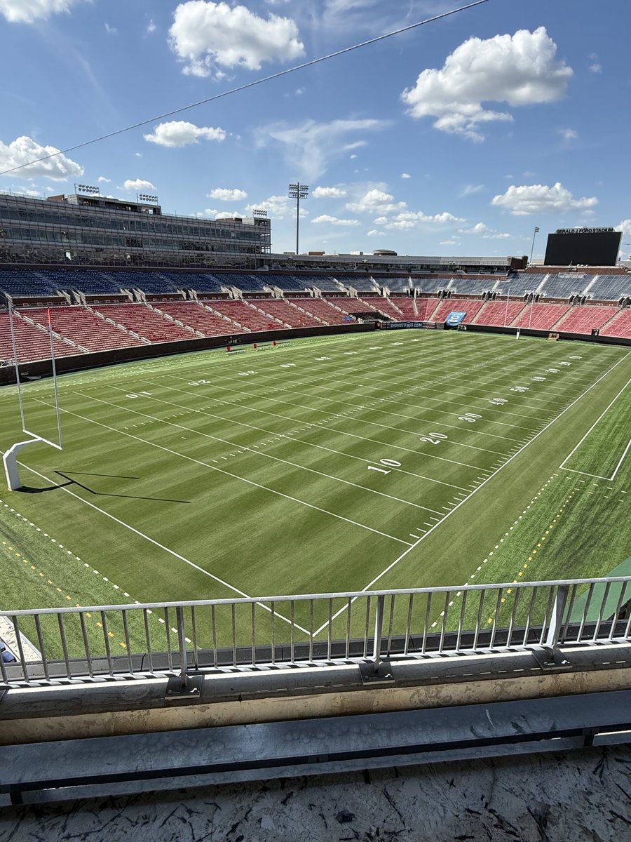 😍⁦<a href="/SMUFB/">SMU Football</a>⁩