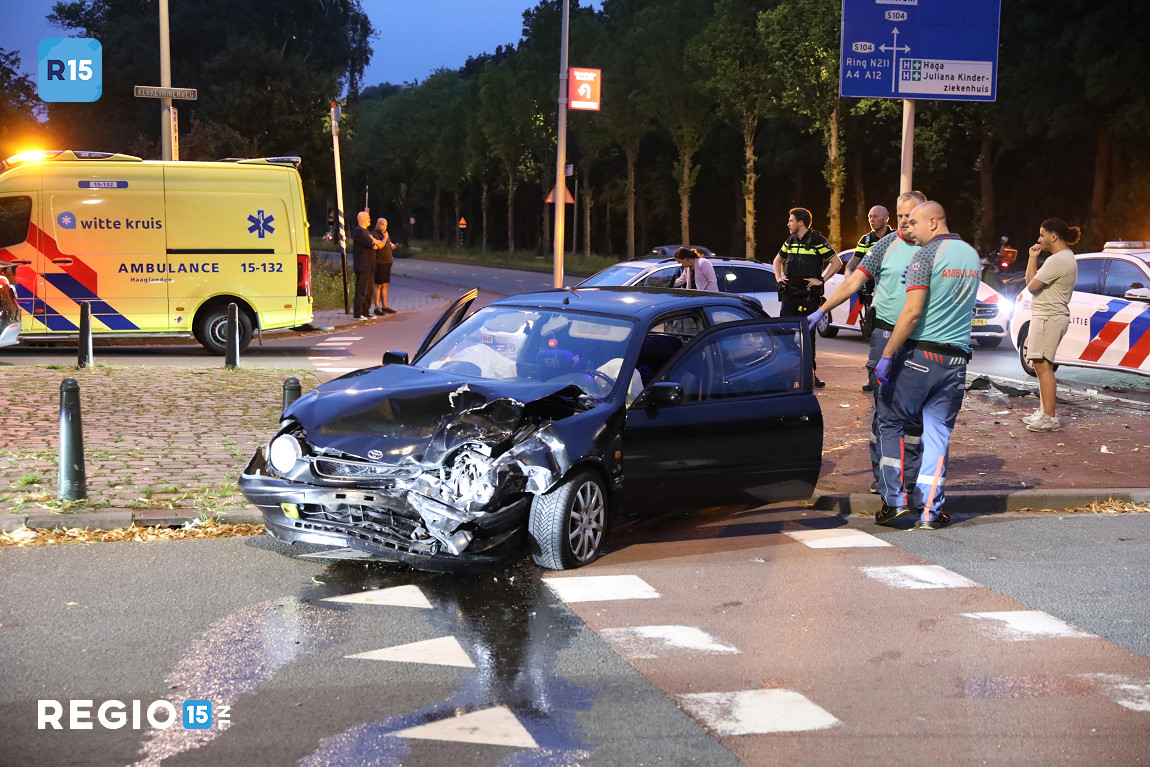 Zware schade bij frontale aanrijding in Den Haag