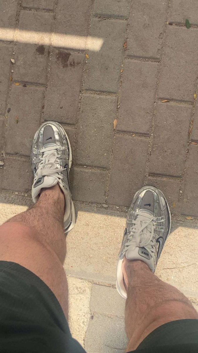 PatrickMaster56's tweet photo. Sockless sneakers, they stink so fucking  bad😈
#cashmaster #sneakersfetish #alphamaster https://t.co/zy00Te8GD4