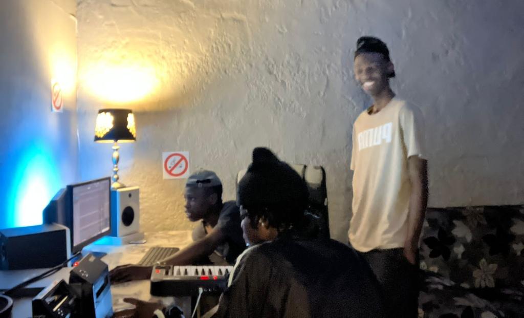 MashKenTheDJ's tweet photo. #projectsoon 🔥🚀 https://t.co/BJR1HRPIxz