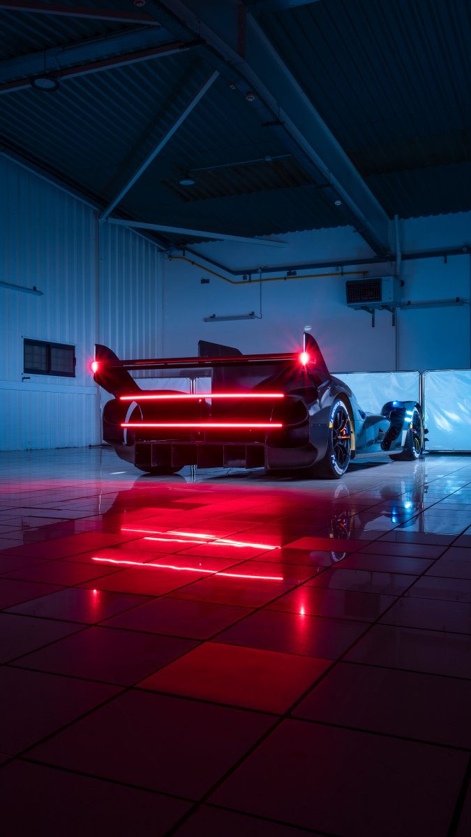 Ultimate power. Ultimate wallpaper. The GMR-001.

#GenesisMagmaRacing #Wallpaper 

*Concept vehicle shown. Not for sale.