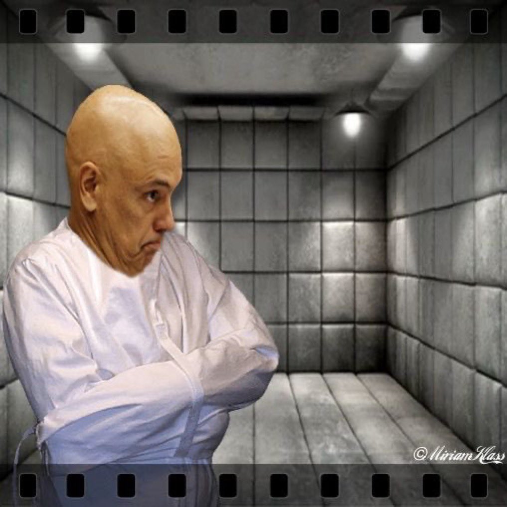 <a href="/revistaoeste/">Revista Oeste</a>