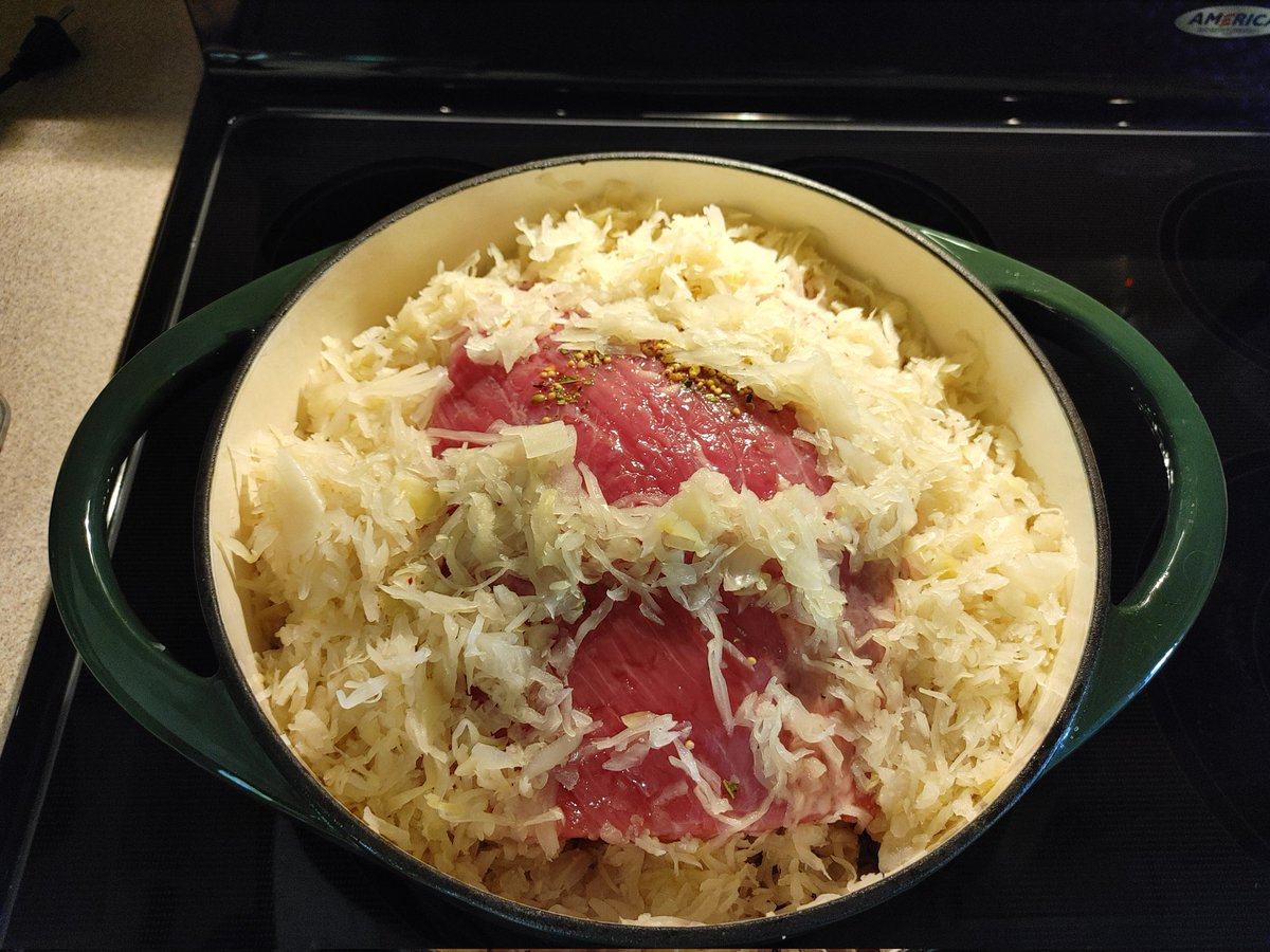 Ron's Man Cave Menu: Corn Beef and Cabbage in the Dutch for a 4 hour simmer... #LetsGo! #GirlDadsRock 

#TheWorstCriminologist