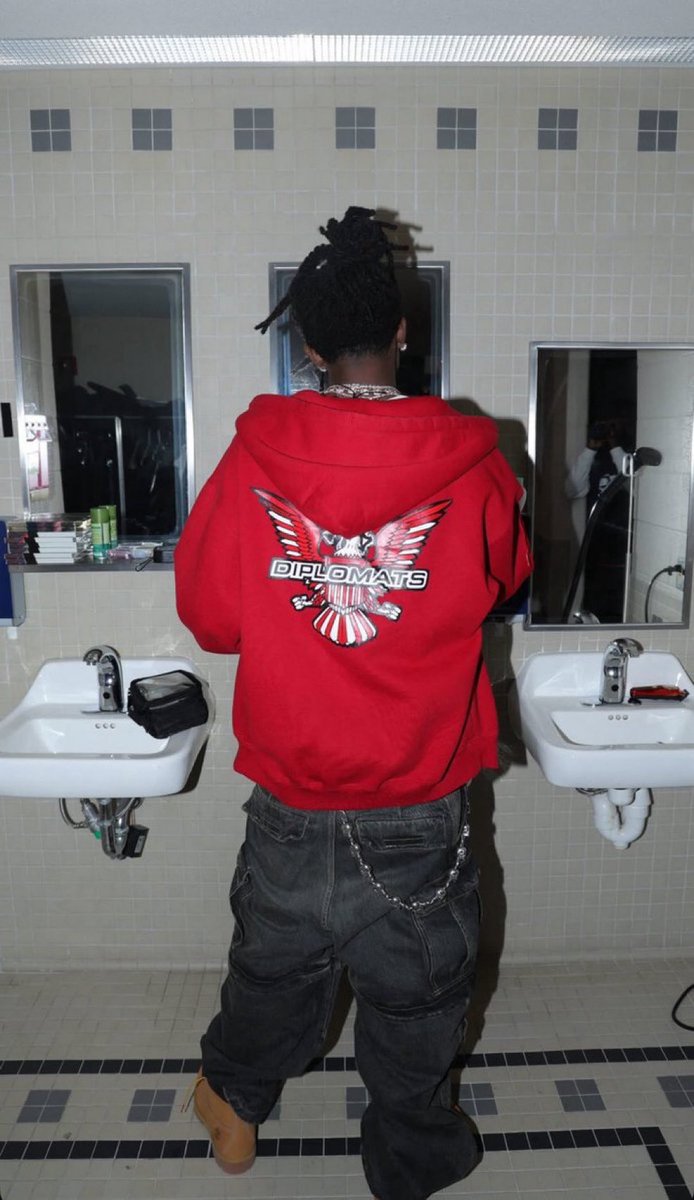 42CEO_'s tweet image. Playboi Carti removed his satan tattoo?!