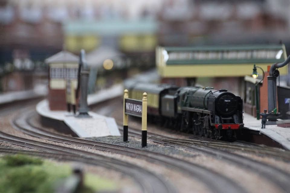 Hop on the train to Woburn Sands tomorrow. From there travel on the #Loop to Oakgrove School using <a href="/PLUSBUS_UK/">PlusBus</a> for the Silverfox DCC Model Railway Club Model Railway Exhibition! 1000–1600.

Adult (16+): £10, Under 16’s free (up to 2 kids free). Check out silverfoxdcc.co.uk