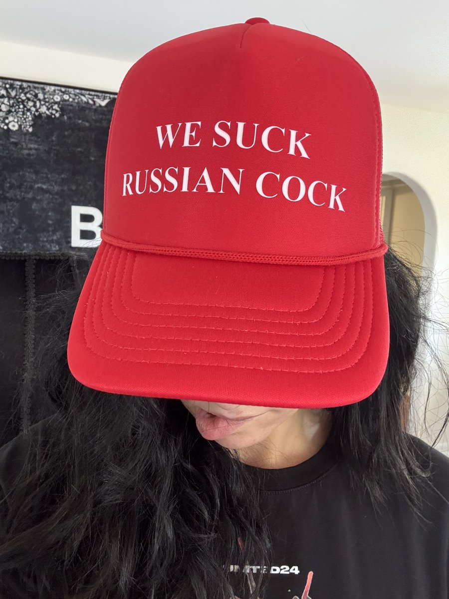 Nadya Tolokonnikova tweet media