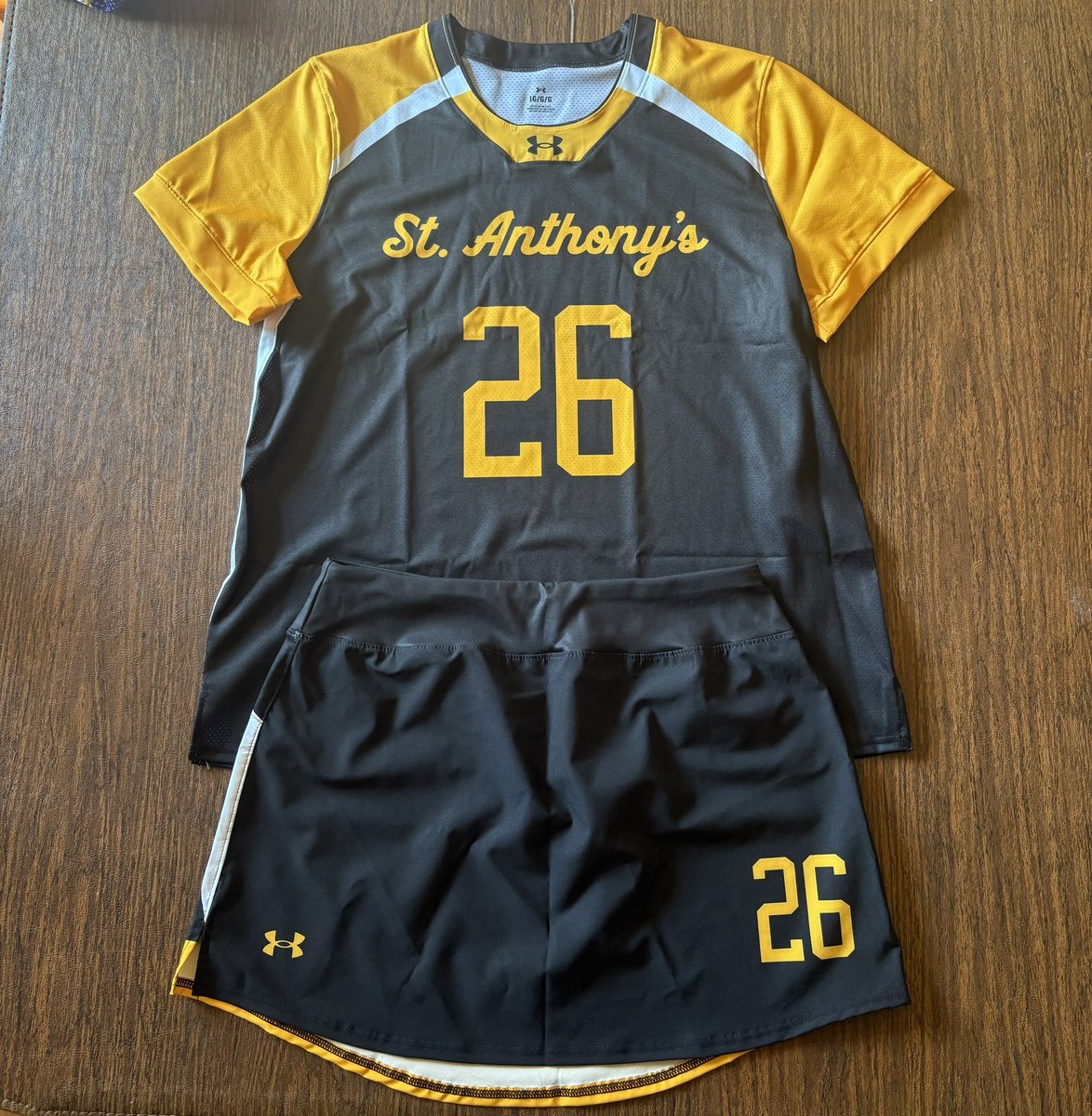 NEW UA Lacrosse uniforms!! A retro look in the mens and a crisp short sleeve/skirt in women’s. Let’s get your teams standing out this season!! 🥍