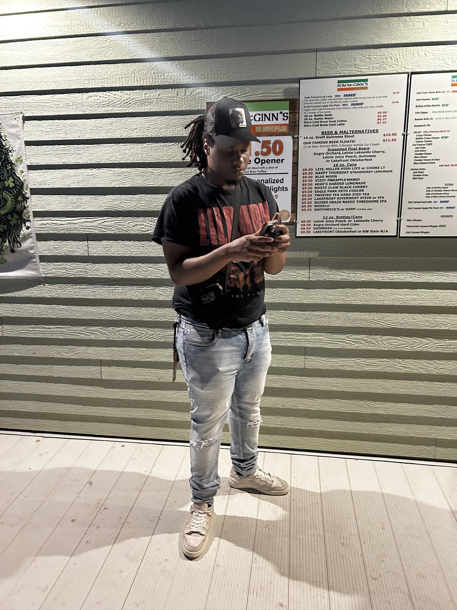 mr37baxkup's tweet photo. Show me sum love on this π€
https://t.co/UWvK5DbQIs
#milwaukee #mkeartist #undergroundartist #unsigned #MR37 #newdrop #SoundCloud #rapper #hiphop https://t.co/xw389Fl8kp