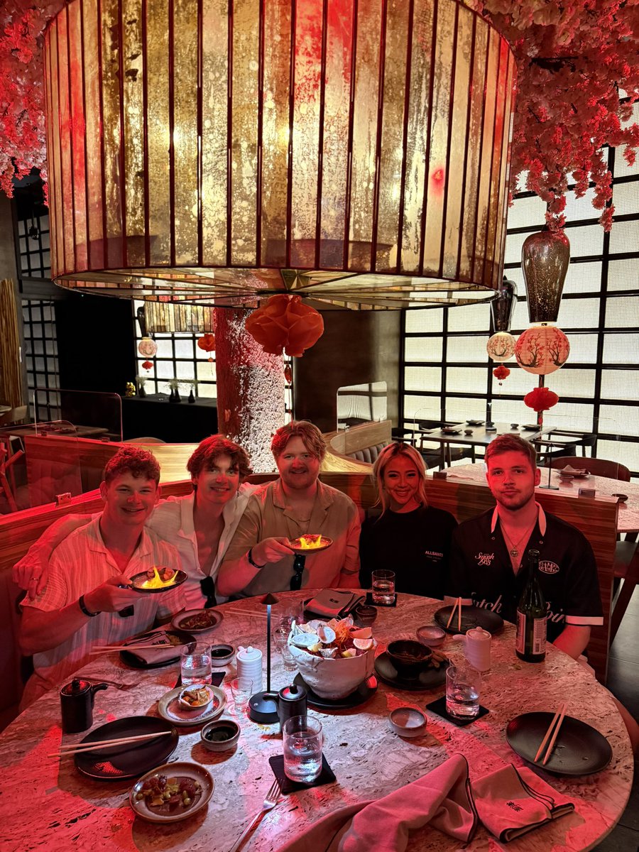 HuraconVAL's tweet image. Half way through the cancun trip💯