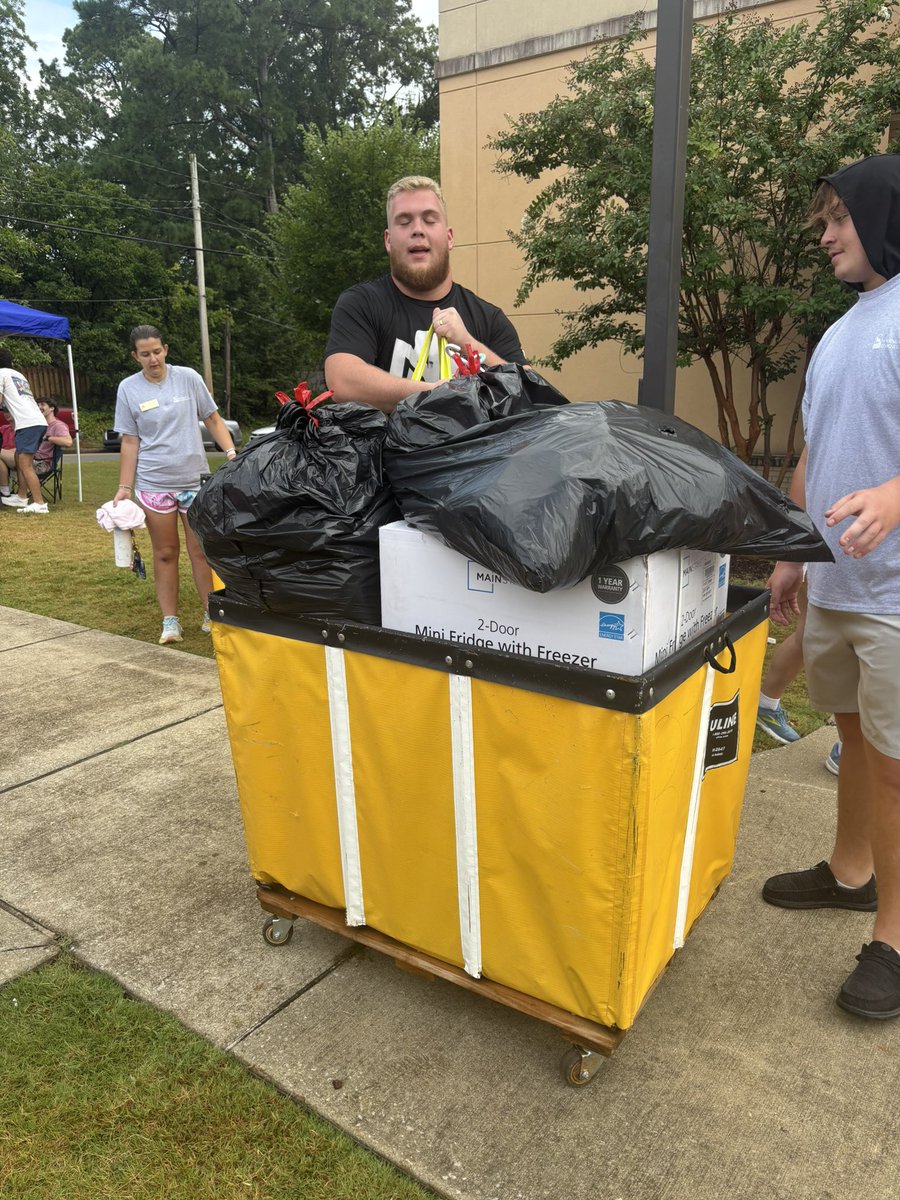 Move in day 2025 was a success <a href="/north_alabama/">University of North Alabama</a> ‼️

#RoarLions 🦁
2️⃣1️⃣2️⃣🔥