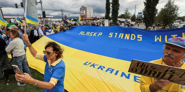 U.S. President Donald Trump plans to roll out the red carpet for Russian dictator Vladimir Putin and personally greet him on the tarmac at the Elmendorf–Richardson military base in Anchorage on Aug. 15, NBC News reported, citing two senior U.S. officials.

english.nv.ua/nation/trump-p…