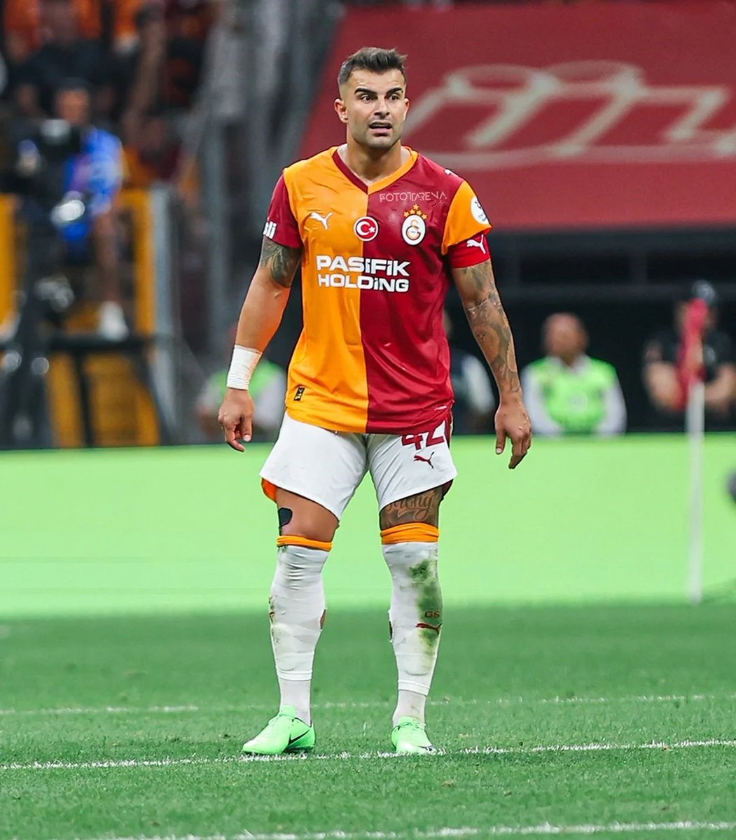 fikrimin hala arkasındayım yine kusursuz yine mükemmel yine harika