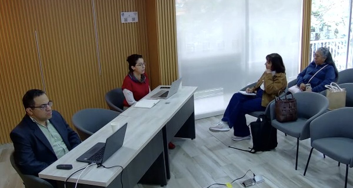 ¡Inicia la conferencia: El origen y la evolución de México - Tenochtitlan desde una perspectiva dinámico - ambiental! en el marco de la Cátedra de Geografía Humana Élisée Reclus. Participan el <a href="/institutomora/">Instituto Mora</a>, <a href="/CentroGeo_/">CentroGeo</a>, <a href="/elcolmich/">Colegio de Michoacán</a> y el #CIESAS. 👉 goo.su/GhF4