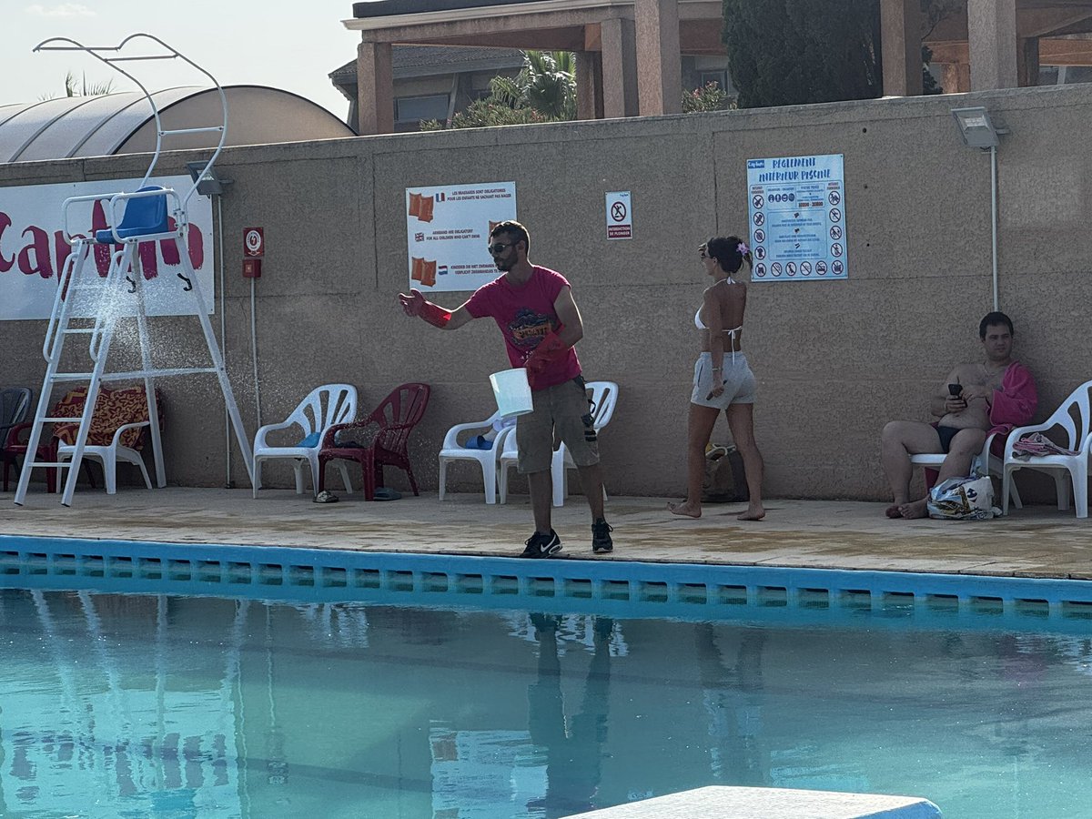 DLc77410's tweet photo. @campings_Capfun 

Séjour au camping Capfun La Barbacane à Narbonne du 9 au 16 août : 5 jours consécutifs de fermetures de piscines, y compris la plus grande, souvent avec toboggans fermés, pour cause d’excréments dans l’eau. https://t.co/9kWAWFjD8D