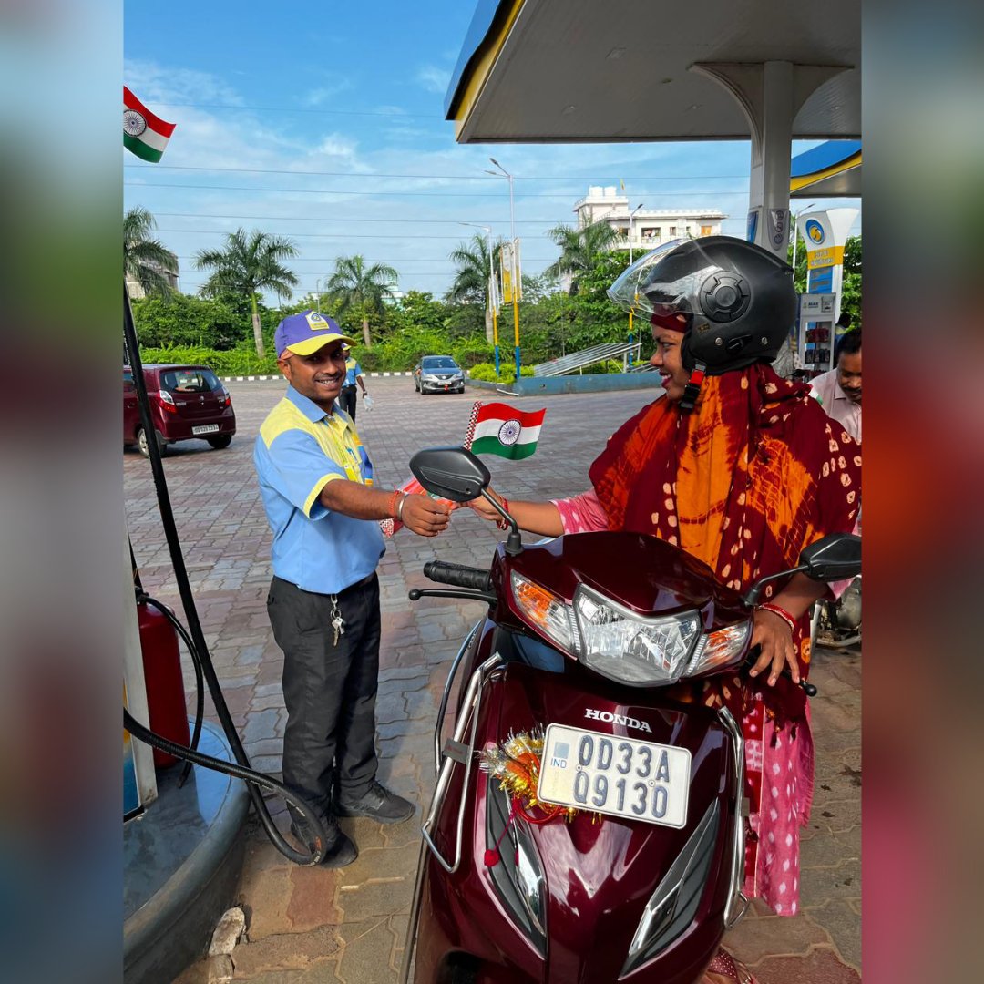 BPCLRBBSR's tweet photo. "🇮🇳 *Celebration of Independence Day!* 🎉 

Across #Odisha, one flag flew high, one spirit united us all, energising the Nation today and always! 

The force of BPCL celebrates the spirit of freedom that unites us &amp; the dreams that drive us forward
#HappyIndependenceDay to all 🇮🇳 https://t.co/gdfob1Yx6k