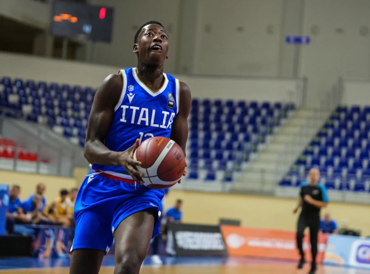 Marco_zuccotti's tweet photo. 📍 Farid Compaore (2010) 🇮🇹

Strong performance from the underage player in today’s semifinal, showing great poise in his offensive decision-making with excellent accuracy, and applying constant defensive pressure with impressive footwork.

Today vs 🇱🇹: 11 PTS, 3 REB, 1 STL https://t.co/Ixm0m33zgH