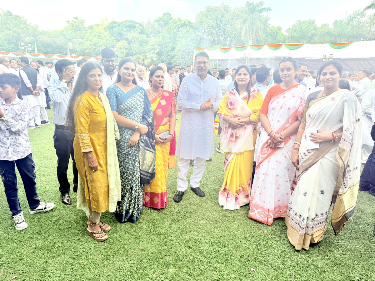 आज स्वतंत्रता दिवस पर भाजपा प्रदेश मुख्यालय, जयपुर के मुख्य आयोजन एवं माननीय राज्यपाल महोदय द्वारा राजभवन में आयोजित ‘एट होम’ समारोह में सहभागिता व गणमान्य महानुभावों से भेंट का अवसर मिला।
माँ भारती अमर रहे 🇮🇳

<a href="/BJP4Rajasthan/">BJP Rajasthan</a> 
 #IndependenceDay2025