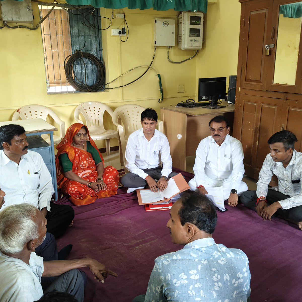 GpKothiyakhaand's tweet image. આજ રોજ કોઠીયાખાડ ગામે ગ્રામ સભા યોજાઈ જેમાં પી.એમ. સૂર્યા ઘર યોજના,પી. એમ. કુસુમ યોજના,માર્ગ અકસ્માત ઘટાડવા માર્ગ સલામતી ના પગલાં લેવા તેમજ ગામના પ્રશ્નો બાબતે ચર્ચા કરવામાં આવી.@CMOGuj,@CollectorAnd,@DDO_Anand,@eroborsad,@BorsadTdo,@InfoAnandGoG