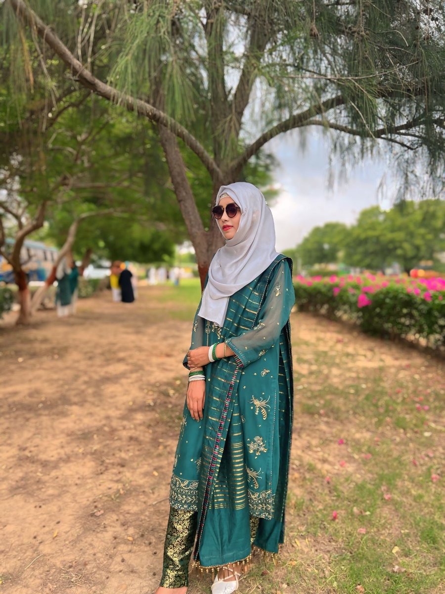 -مِلا نہیں وطنِ پاک ہم کو تحفے میں 
جو لاکھوں دِیپ بُجھے ہیں تو یہ چراغ جلا ..

ڈاکٹر مریم کی جانب سے تمام مُحبِ وطن کو جشنِ آزادی مُبارک ہو! 🇵🇰❤️