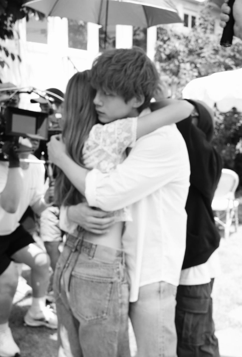 ᴀᴅᴇʟ tweet media