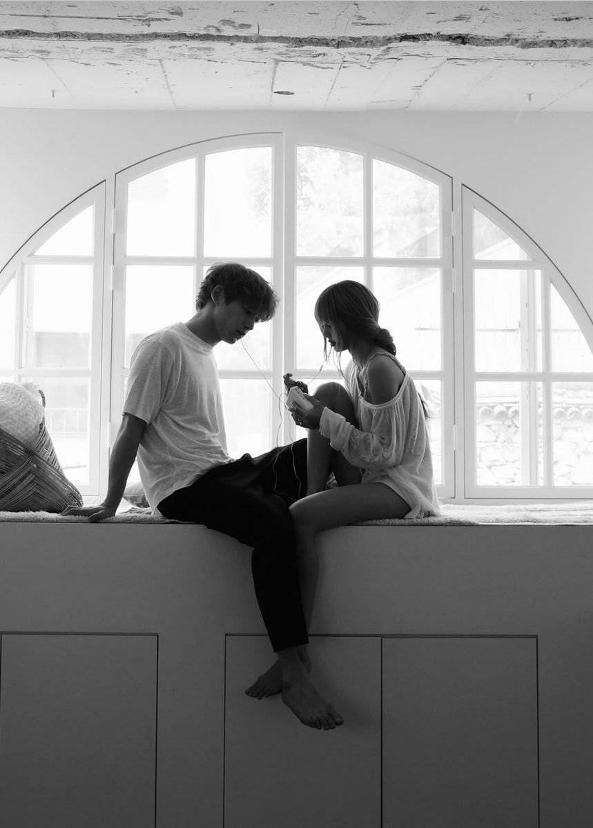 ᴀᴅᴇʟ tweet media