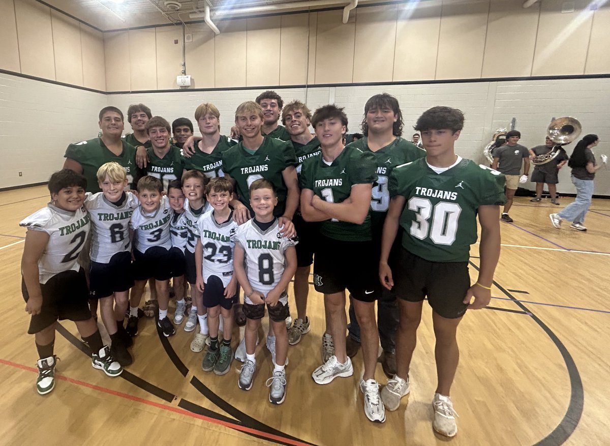 Our #PBIS kickoff pep rally was so much fun this morning! Thanks <a href="/NTH_athletics/">North Hall Athletics</a> for making it a memorable time for our Jr. Trojans!💚👏🎉🏈📣🎺 <a href="/Hall_Schools/">Hall County Schools</a> <a href="/NorthHallHigh/">North Hall High</a> <a href="/mrsnixcounsels/">Bethany Nix</a> <a href="/nthfootball/">North Hall Football</a> <a href="/MrsKSmith_MVES/">Kaitlin Smith</a> #TheTrojanWay #BeResponsible #BeRespectful #BeALearner #alumni