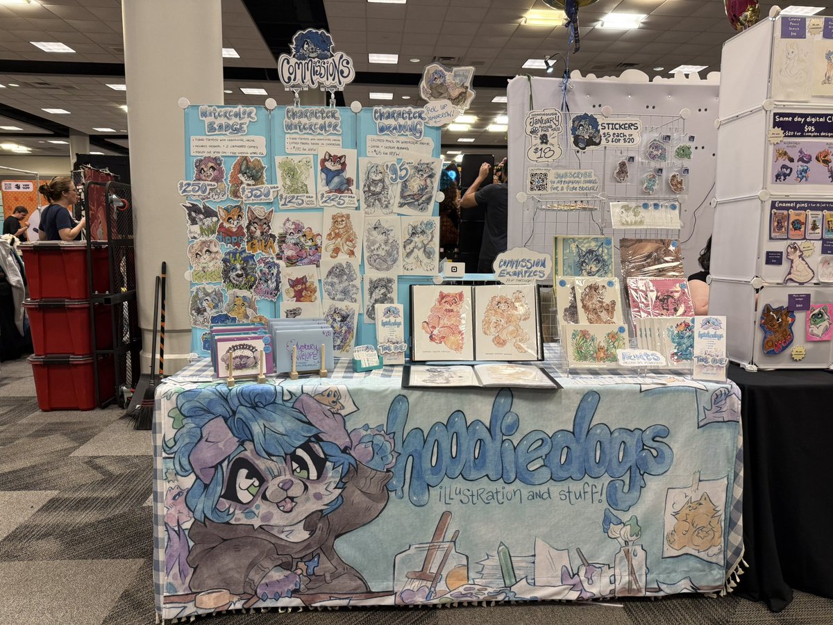 hoodiedogs_'s tweet image. all set up at TFS!!! come say hi! 💞