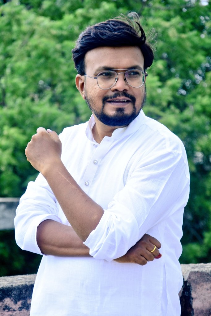 DhamleshA's tweet photo. टूट कर भी मुस्कुराना मैं खुद से सीखा है!! 
#Dhamlesh
#IndependenceDay2025 
#IndependenceDay 
#zonauang 
#ドラマ40までに 
#JAIDEE 
#LokeshKanagaraj 
#FayePeraya 
#TUMIxDUNK https://t.co/GVfMKbtJO2