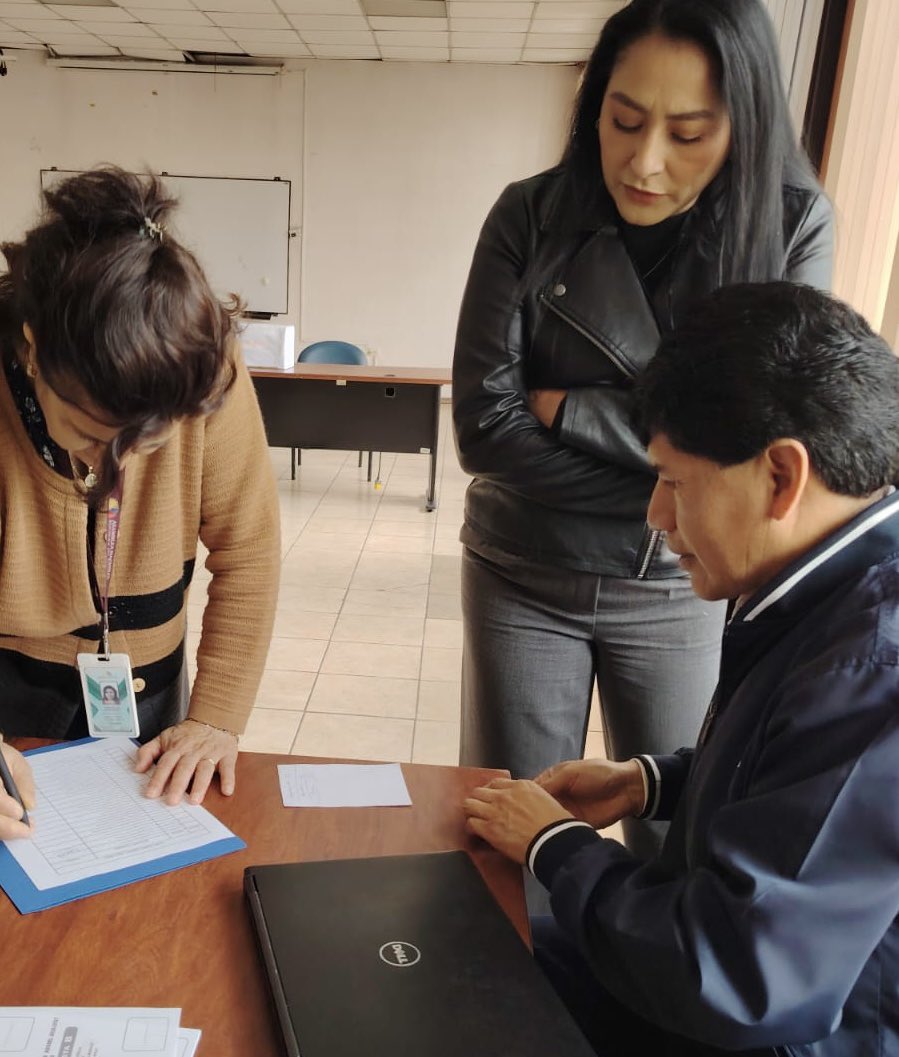 Este viernes 15 de agosto 2025, a las 08:30, la Asociación de Servidores Legislativos #Asosel procedió a instalar el proceso de elección para renovar su Directorio, teniendo a los compas #EdisonGuevara y #AntonioTaco como candidatos a presidencia del gremio. Estamos con #ListaB