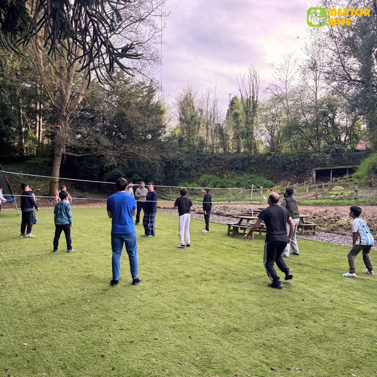 MentorWiseUK's tweet image. Mentors, mentees, a volleyball, and a great afternoon. 🏐💚

#mentorwise #mentorsandmentees #teamspirit #makingmemories #buildingconnections #volleyballfun #activelife #learningtogether #inspiringfutures #positiveimpact #outdooractivities