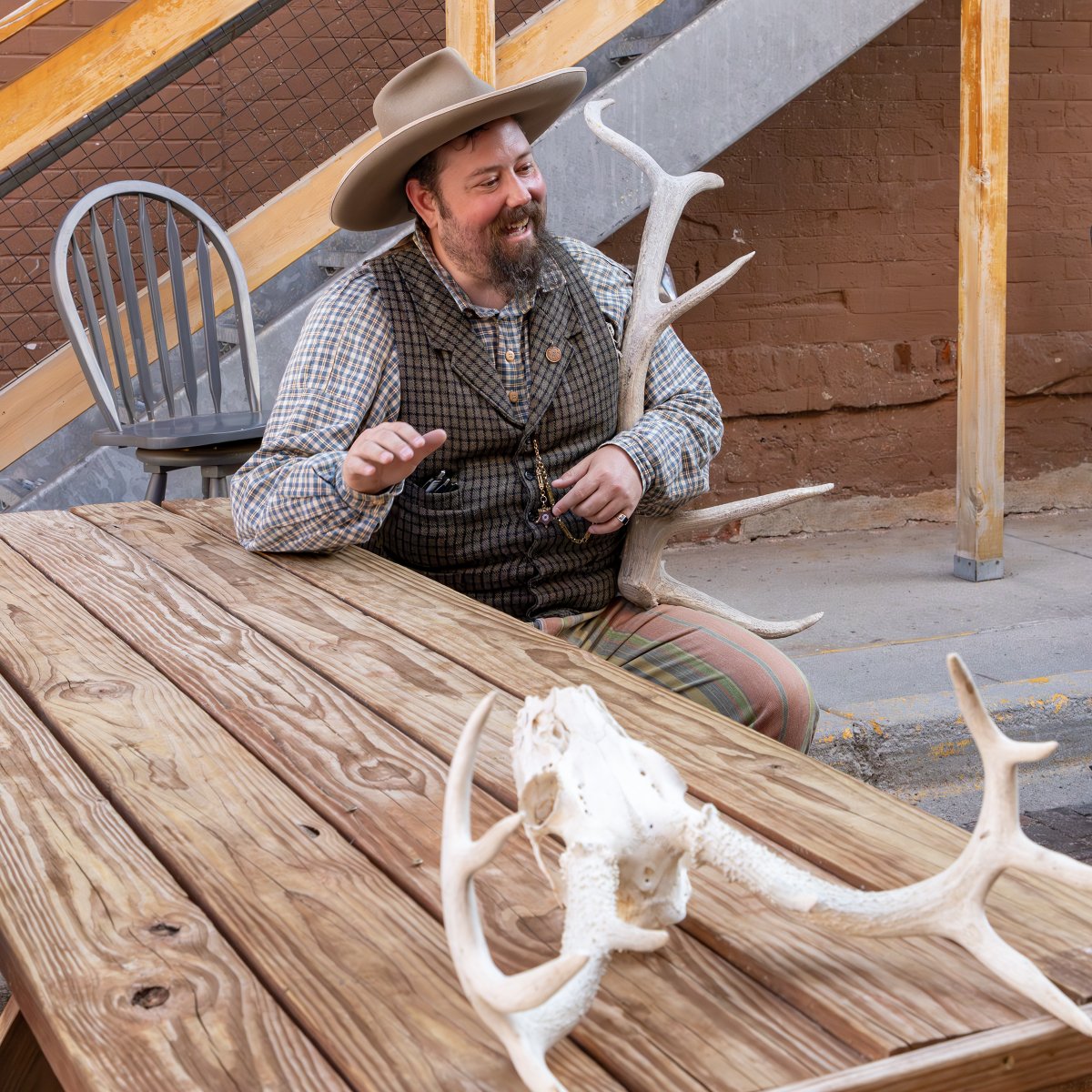 DeadwoodAlive's tweet photo. Bring the Old West to life with Deadwood Alive!
Check out “Black Hills Wildlife – Then and Now”. Experience hands-on teeth, claws, fur and footprints of Black Hills creatures. Monday - Saturday, 4:30 p.m., Gold Street Courtyard. Get all the details at https://t.co/5nKvnXREOJ. https://t.co/wDTuJdzamG