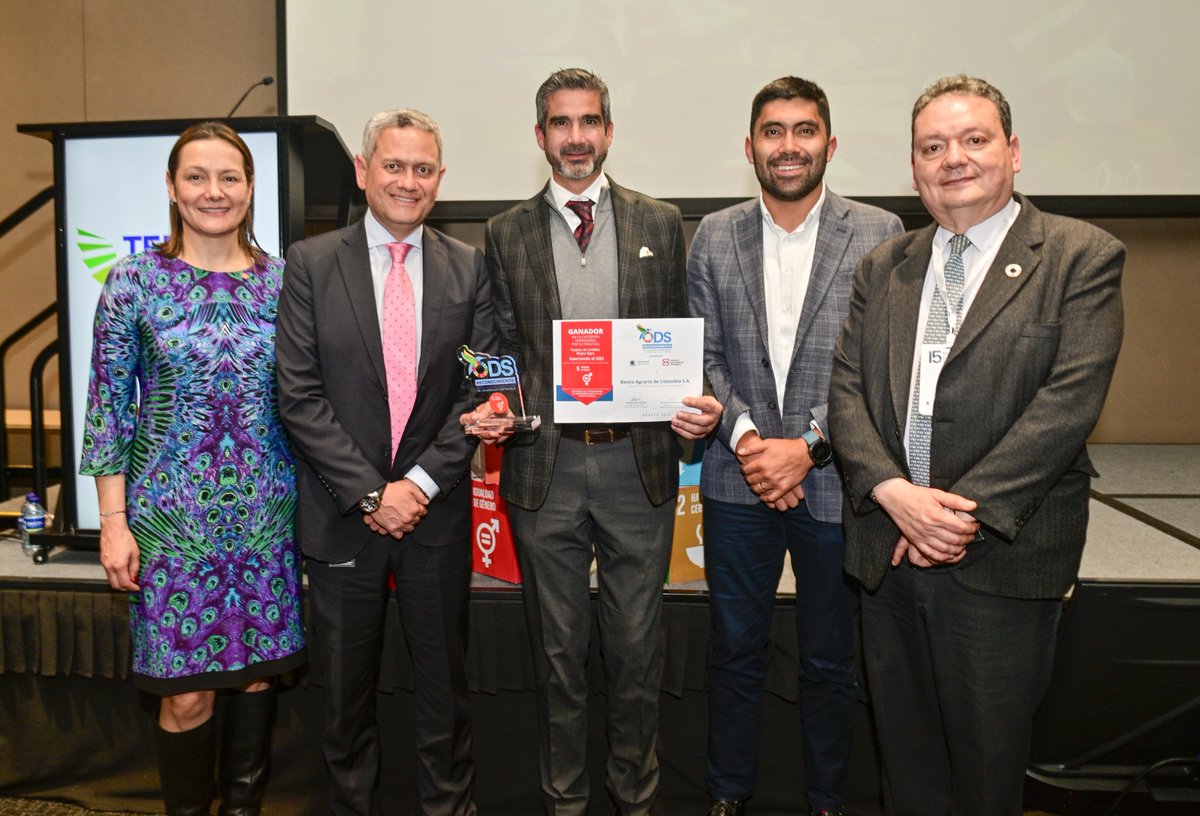 ¡Recibimos un nuevo reconocimiento que destaca nuestras buenas prácticas de desarrollo sostenible! 

El aporte de la Tarjeta de Crédito Mujer Agro al empoderamiento femenino rural y al crecimiento del campo fue galardonado por <a href="/pactocolombia/">Pacto Global Red Colombia</a>. 

Conoce toda la información aquí: