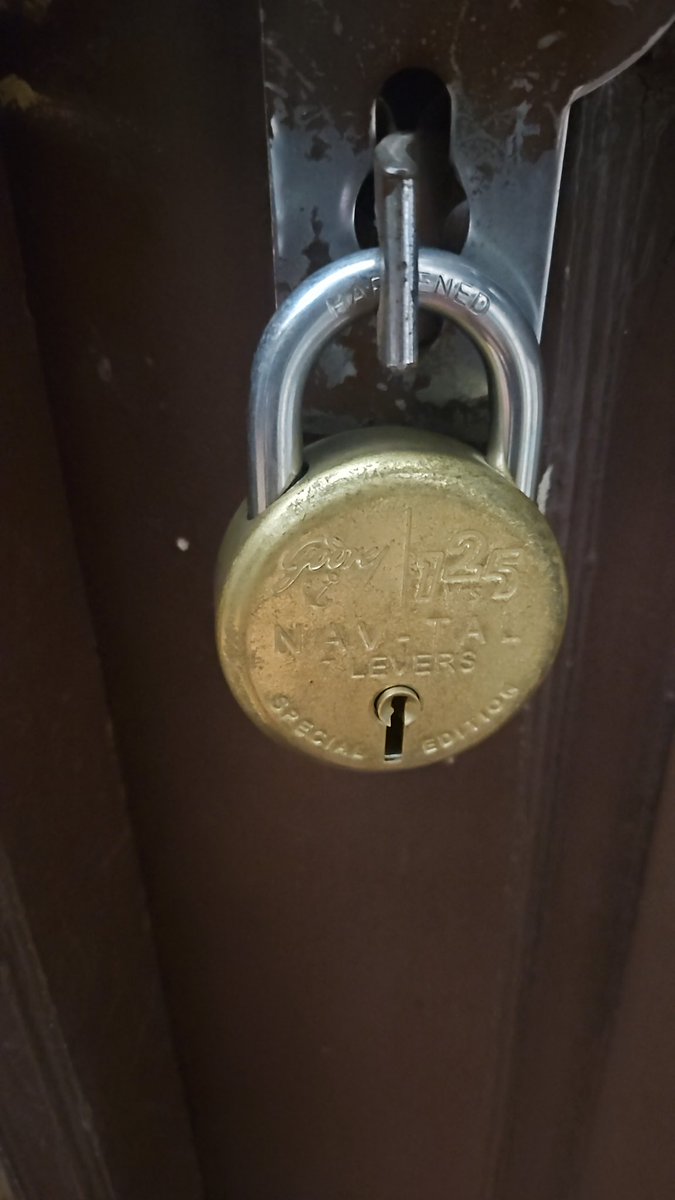 Guess who just lost the only key to his room where his laptop books and hall ticket for the exam he has on monday is.