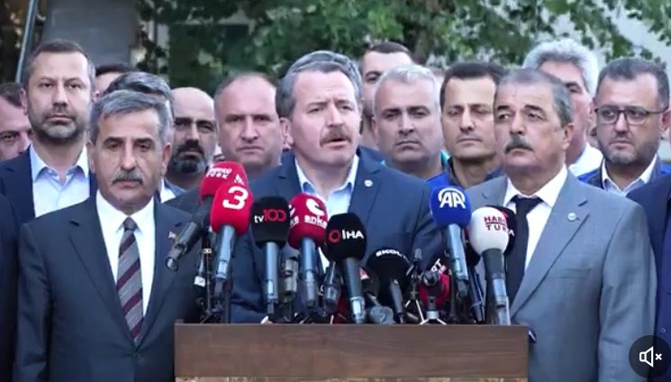 Vaziyet ortada!

Utanmadan sıkılmadan 1000 TL teklif ettiler diyor!

Hükümet resmen dalga geçiyor.

 #SadakaTeklifeHayır