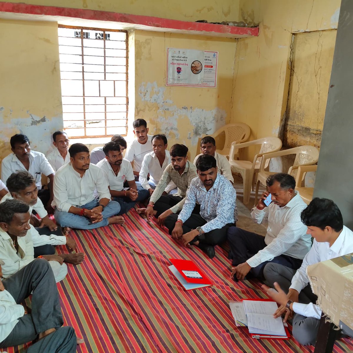 GpNaniSherdiand's tweet image. આજ રોજ નાની શેરડી ગામે ગ્રામસભા યોજાઈ જેમાં પી.એમ. સૂર્ય ઘર યોજના,પી. એમ. કુસુમ યોજના,માર્ગ અકસ્માત ઘટાડવા માર્ગ સલામતી ના પગલાં લેવા તેમજ ગામના પ્રશ્નો બાબતે ચર્ચા કરવામાં આવી.@CMOGuj
@CollectorAnd
@DDO_Anand
@eroborsad
@BorsadTdo
@InfoAnandGoG