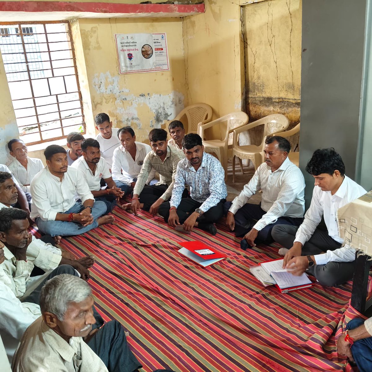 GpNaniSherdiand's tweet image. આજ રોજ નાની શેરડી ગામે ગ્રામસભા યોજાઈ જેમાં પી.એમ. સૂર્ય ઘર યોજના,પી. એમ. કુસુમ યોજના,માર્ગ અકસ્માત ઘટાડવા માર્ગ સલામતી ના પગલાં લેવા તેમજ ગામના પ્રશ્નો બાબતે ચર્ચા કરવામાં આવી.@CMOGuj
@CollectorAnd
@DDO_Anand
@eroborsad
@BorsadTdo
@InfoAnandGoG