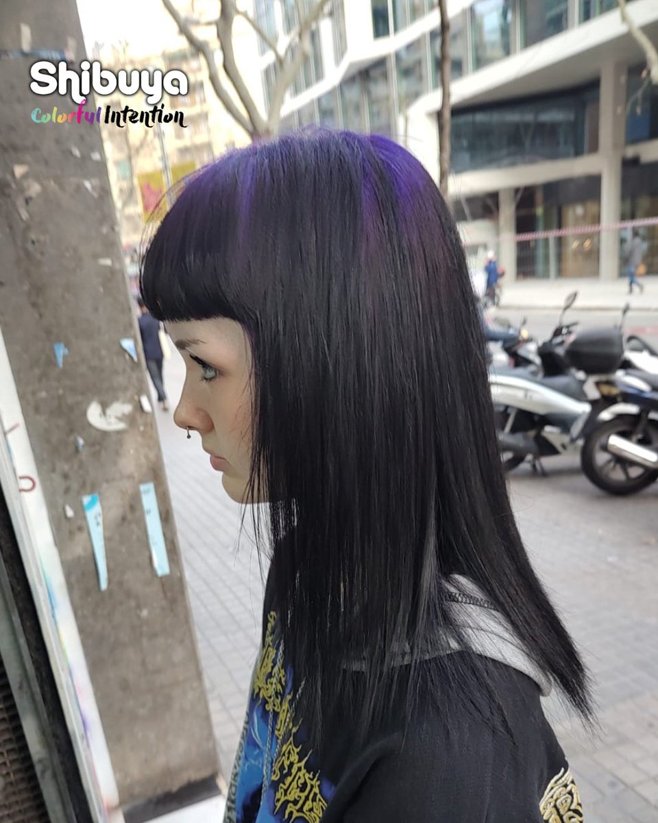 ShibuyaGroup's tweet photo. Negro intenso + destellos violetas ✨

En Shibiya no pintamos cabellos… creamos identidades. 🎨🔥

👉 ¡Pide cita 📲 https://t.co/e1odBLx52M
✂ Hairstylist: @ lytawallace
🌈 Productos: @directionshair

#ColorfulIntention #peluqueriasshibuya #coloresfantasía https://t.co/XNIPnC3laN