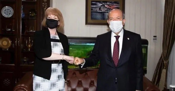 Young_Turk_Cyp's tweet image. Wendy Morton celebrates Afzal Khan’s resignation.

Yet this was her in 2021 👇

In the Turkish Republic of Northern Cyprus, meeting President Ersin Tatar in the TRNC Presidency.