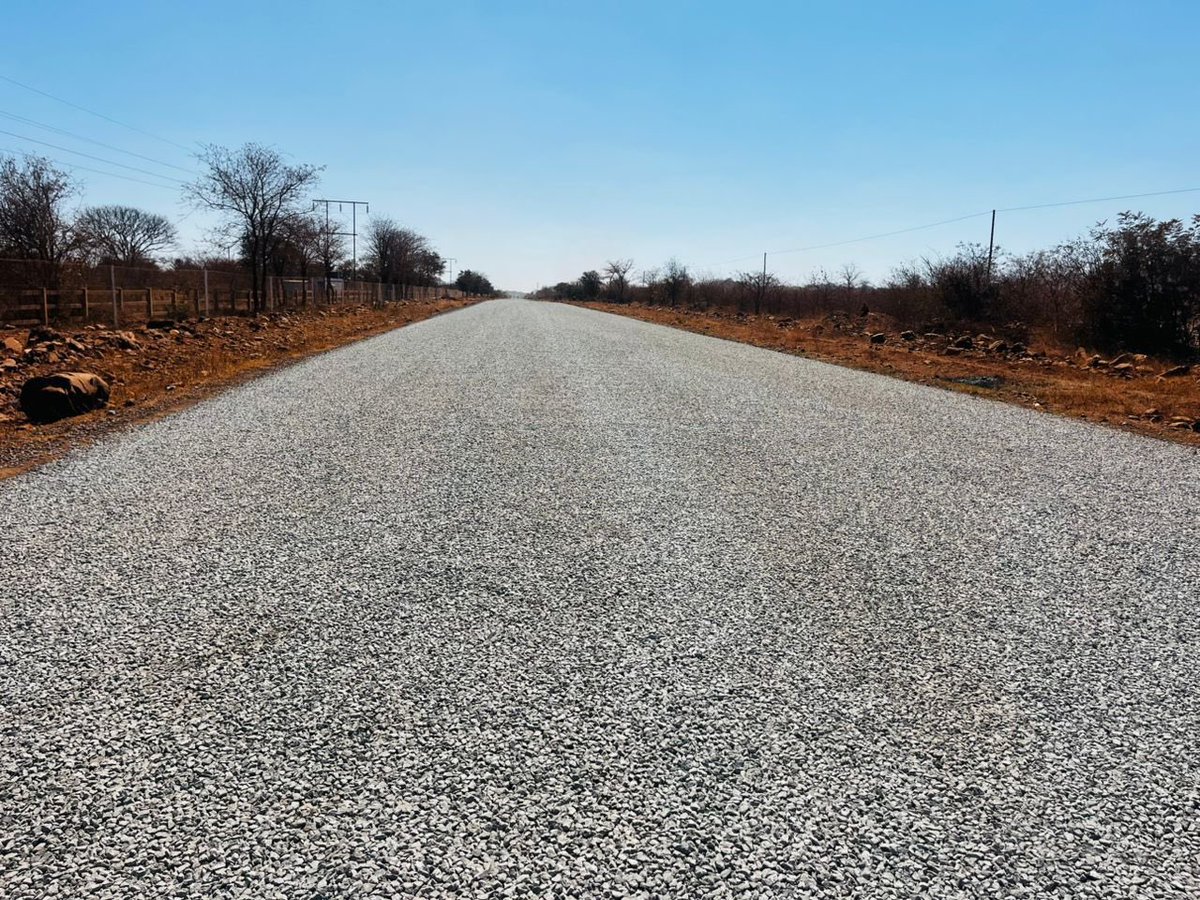 shumba_zim's tweet image. On my flight from Dubai last week, I had a chat with a man from the USA. We started talking about development in African countries, and he quickly said, &apos;If you want to talk about development, let&apos;s talk about Zimbabwe.&apos; I asked him why Zimbabwe, and he said President ED…