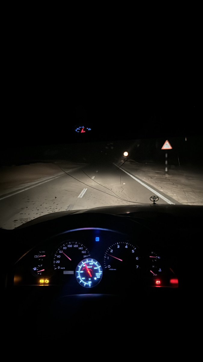 «طواري الليل مامرّت مرور الكرام 
حلّت بقلبي ودقّت راس مسمارها»