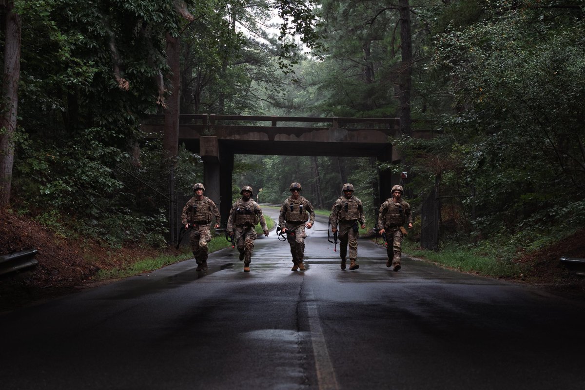 USArmy's tweet image. Best Squad: MDW Edition. 

Last week, @MDW_USARMY held their Best Squad Competition at Fort Anderson Pinn Hill (A.P. Hill), Virginia. 

Soldiers from 3d U.S. Infantry Regiment (The Old Guard), The Army Aviation Brigade, and the U.S. Army Intelligence and Security Command (INSCOM)…