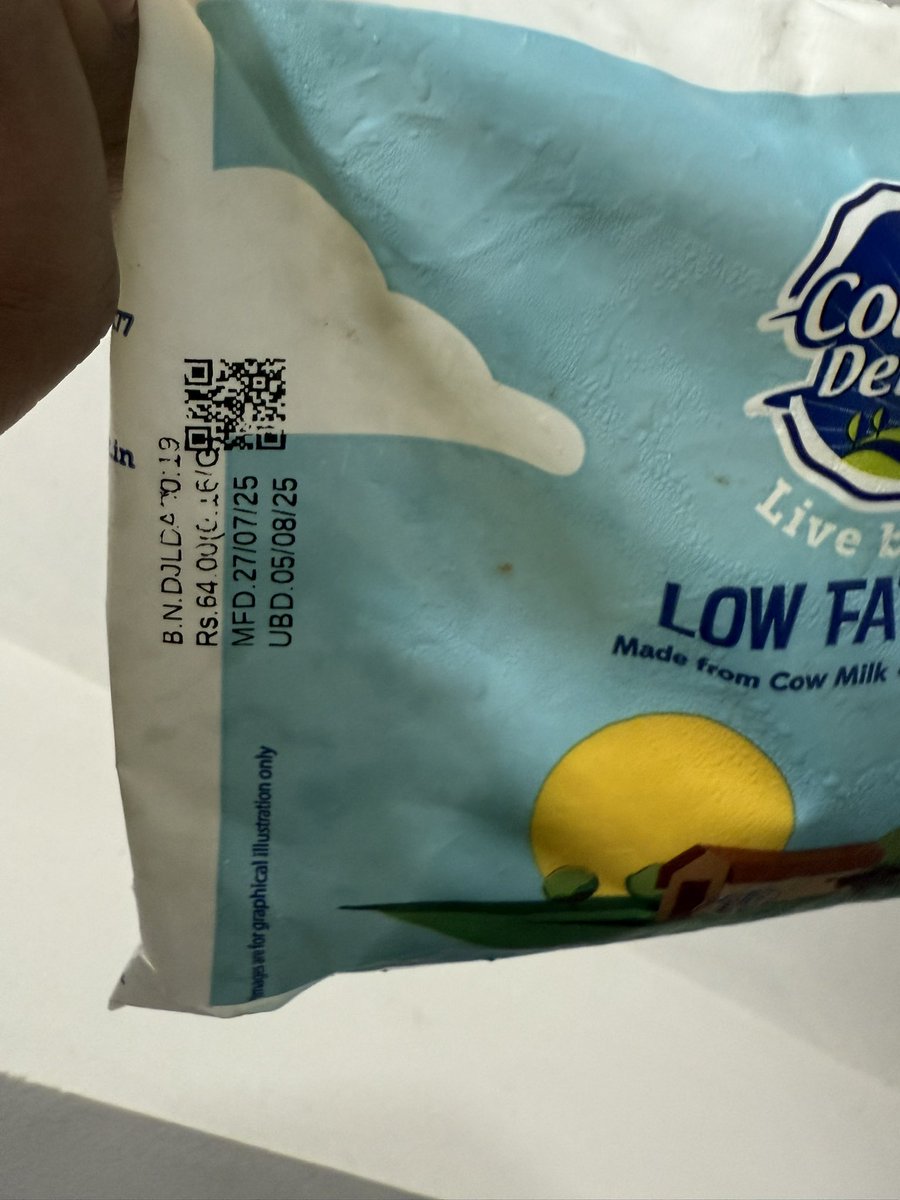 sandra_aro's tweet photo. @Swiggy @SwiggyInstamart @PortSwigger @WHO @MoHFW_INDIA @WomensHealthMag  keeping expired product almost killed me..never will trust Swiggy @_countrydelight https://t.co/dj5OCNsj8G