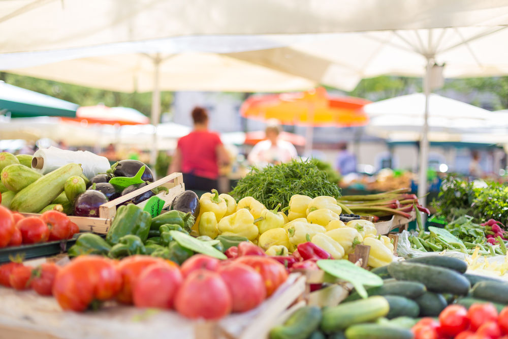 ThinkShoreview's tweet photo. Make the Shoreview Farmers Market part of your Tuesday routine! Fresh food, handmade goods and community connection, all in one place. Talk to growers, bakers and crafters directly: face-to-face, the old-fashioned way! #ThinkShoreview https://t.co/jnBJqJeQSc https://t.co/kOBWN94rso