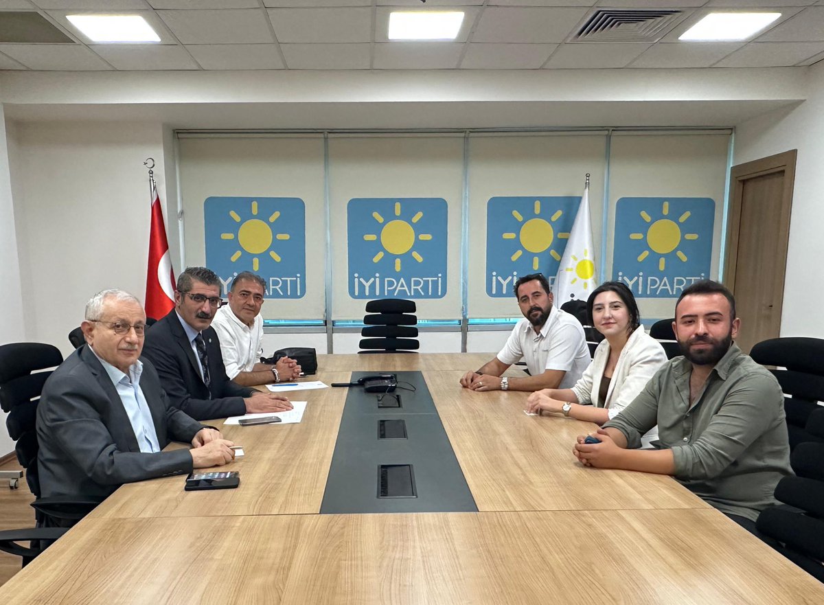 İYİ Parti İstanbul (@iyiparti_34) on Twitter photo TOKİ İlk Evim Konutları projesinde hak sahibi vatandaşlarımızın yaşadığı mağduriyetler, hak sahiplerinden oluşan heyet tarafından İl Başkanımız Sayın <a href="/Yucel_Coskun/">Yücel Coşkun</a>, Genel Başkan Başdanışmanımız İnşaat Mühendisi Sayın <a href="/H_Nuhoglu/">Hayrettin Nuhoğlu</a> ve İl Başkan Yardımcımız Mimar <a href="/NurettinSKaya/">Nurettin Sağırkaya</a> TOKİ İlk Evim Konutları projesinde hak sahibi vatandaşlarımızın yaşadığı mağduriyetler, hak sahiplerinden oluşan heyet tarafından İl Başkanımız Sayın <a href="/Yucel_Coskun/">Yücel Coşkun</a>, Genel Başkan Başdanışmanımız İnşaat Mühendisi Sayın <a href="/H_Nuhoglu/">Hayrettin Nuhoğlu</a> ve İl Başkan Yardımcımız Mimar <a href="/NurettinSKaya/">Nurettin Sağırkaya</a>