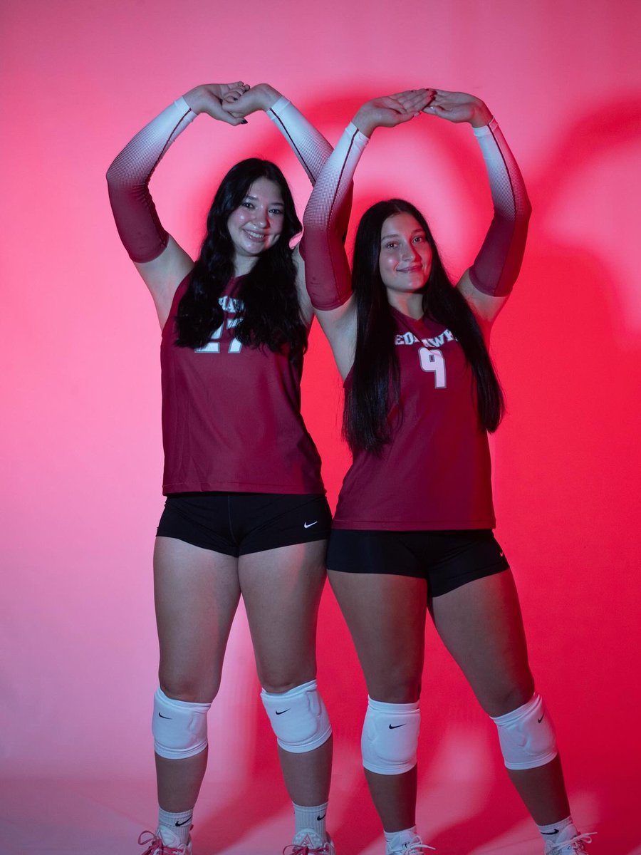 IUNRedHawks's tweet photo. Top tier for @IUN_Volleyball media day 📸

#TheRedHawkWay #TheRightWayToPlay #IUN #NAIA https://t.co/5ucfqSfoAj