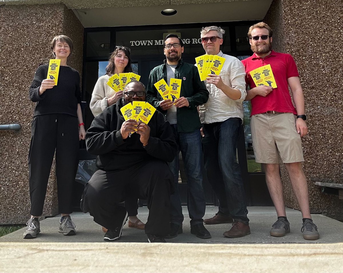 Daniel Atonna (@danielatonna) on Twitter photo Central Hudson is raising our energy bills for 3 years to fund millions in executive bonuses 🤬 Pressure from <a href="/mhvdsa/">Mid-Hudson Valley DSA</a> and <a href="/ForTheMany/">For the Many</a> won a lower rate increase, but I join them to demand a public takeover! Sign to support the Hudson Valley Power Authority: actionnetwork.org/letters/hvpa/ Central Hudson is raising our energy bills for 3 years to fund millions in executive bonuses 🤬 Pressure from <a href="/mhvdsa/">Mid-Hudson Valley DSA</a> and <a href="/ForTheMany/">For the Many</a> won a lower rate increase, but I join them to demand a public takeover! Sign to support the Hudson Valley Power Authority: actionnetwork.org/letters/hvpa/