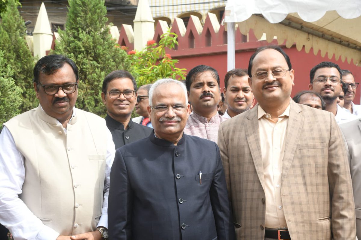 Participated in the Flag hoisting ceremony of the Hon’ble Orissa High Court. The Hon’ble Chief Justice Sri Harish Tandan jee unfurled the National flag in the presence of all the Honourable Judges, Officers of the Registry and staff of the High Court. Government Law officers in