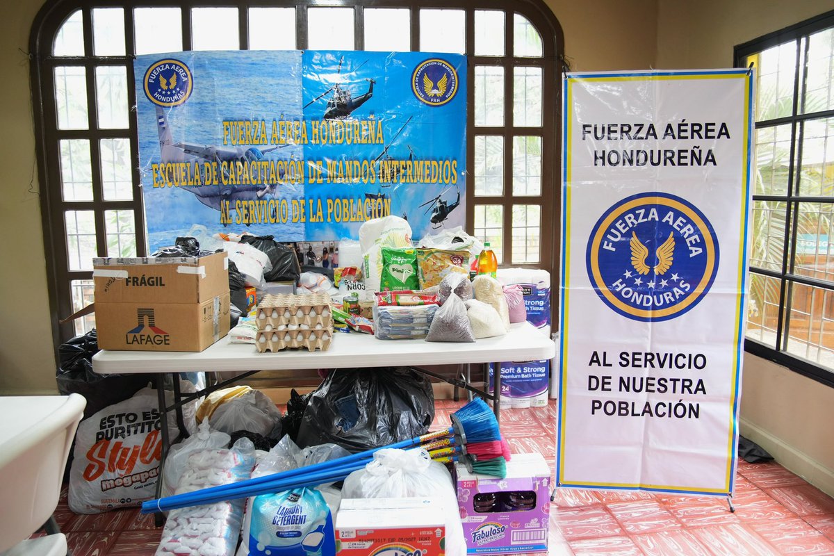 AereaHn's tweet photo. Como parte de la proyección social que realiza la Fuerza Aérea Hondureña, la Escuela de Capacitación de Mandos Intermedios #ECMI realizó una donación de alimentos e insumos de aseo a “Casa David” con el objetivo de continuar brindando un lugar seguro a pacientes y sus familiares que viajan largas distancias en busca de atención médica en hospitales de Tegucigalpa.